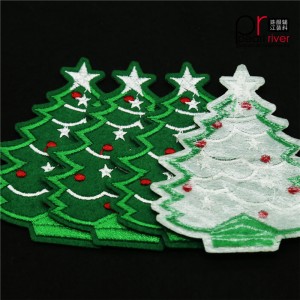 Patch de broderie verde de brad de Crăciun cu adeziv din spate pentru decorațiuni